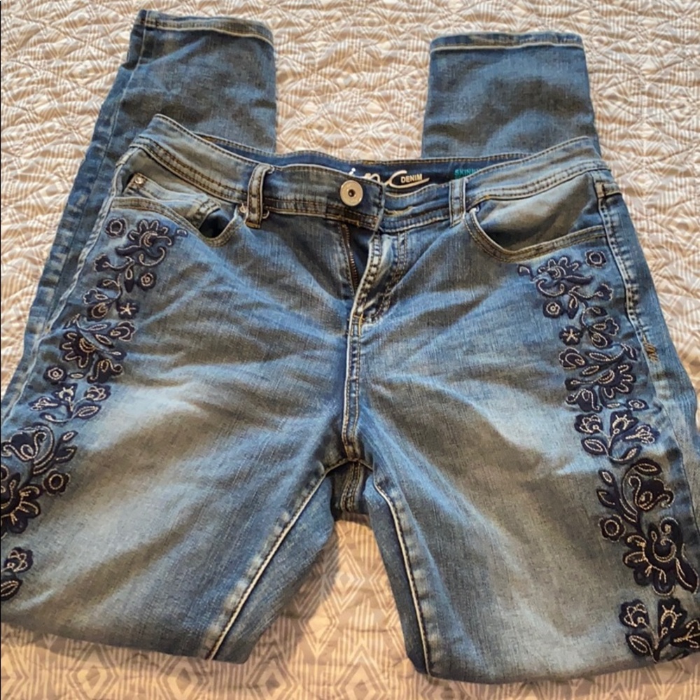 Flowered skinny jeans